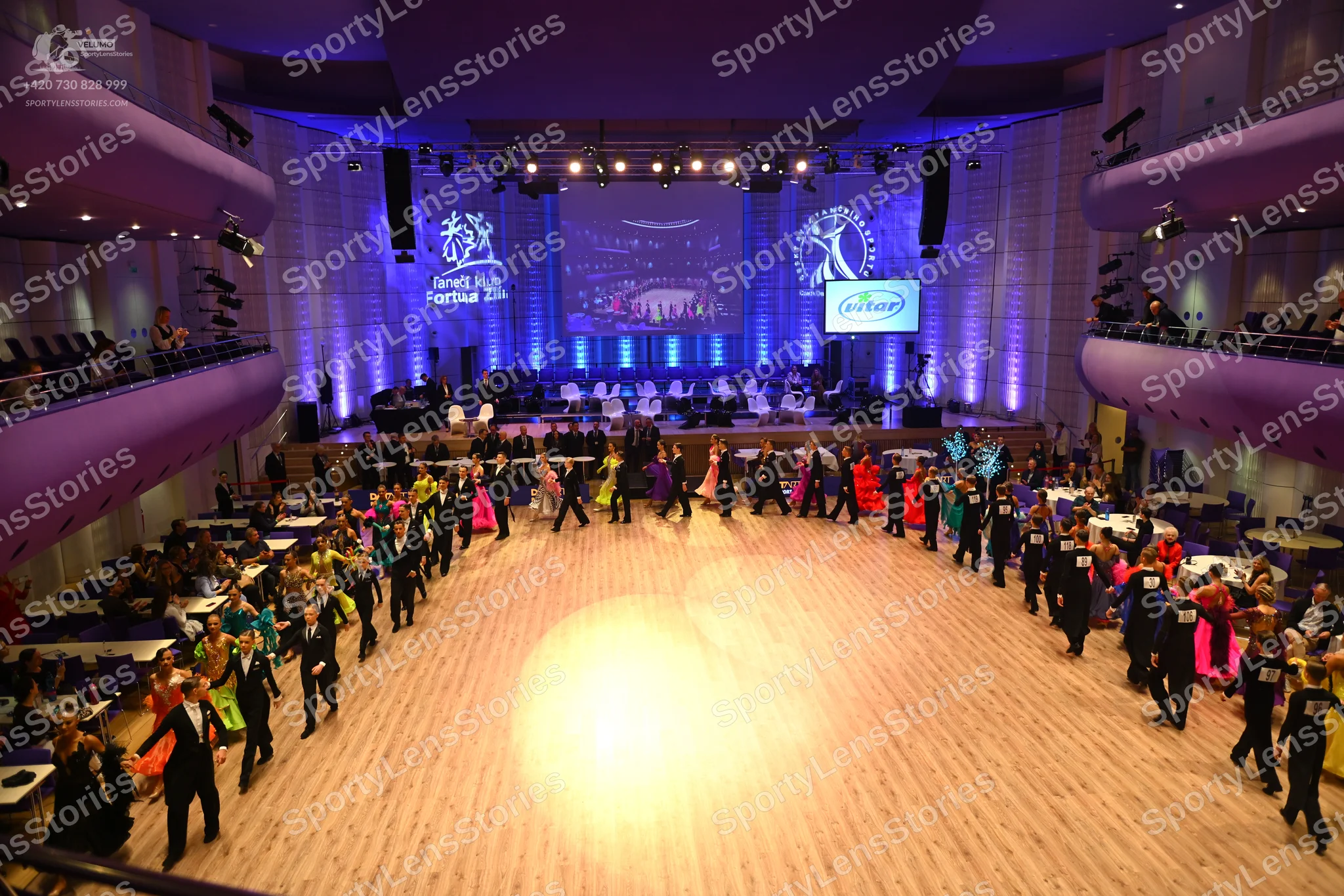 Dancesport competitor: Male dancers: black suits or tuxedo-style attire