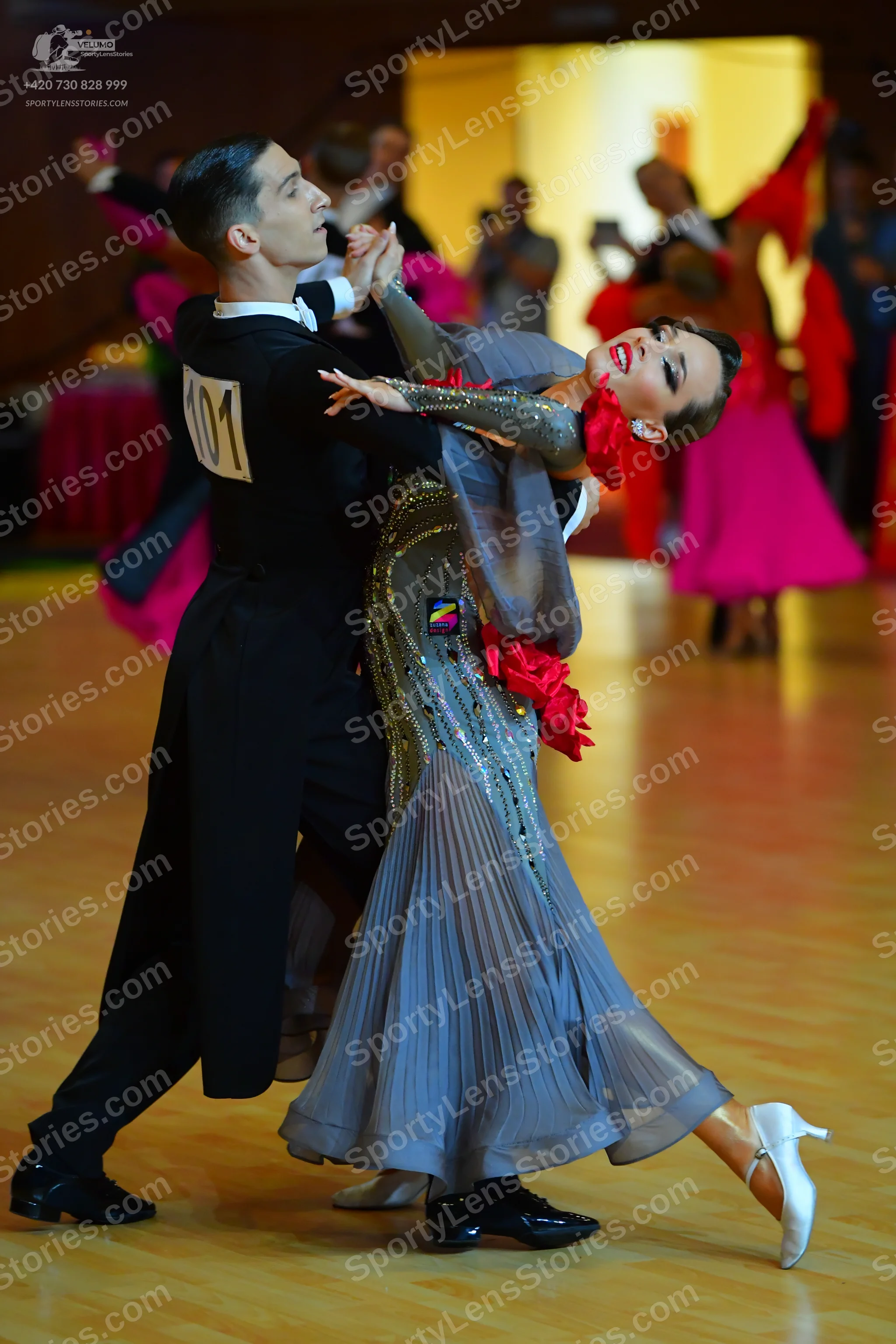 Dancesport competitor #101: Male dancer: black long-sleeved shirt and black trousers