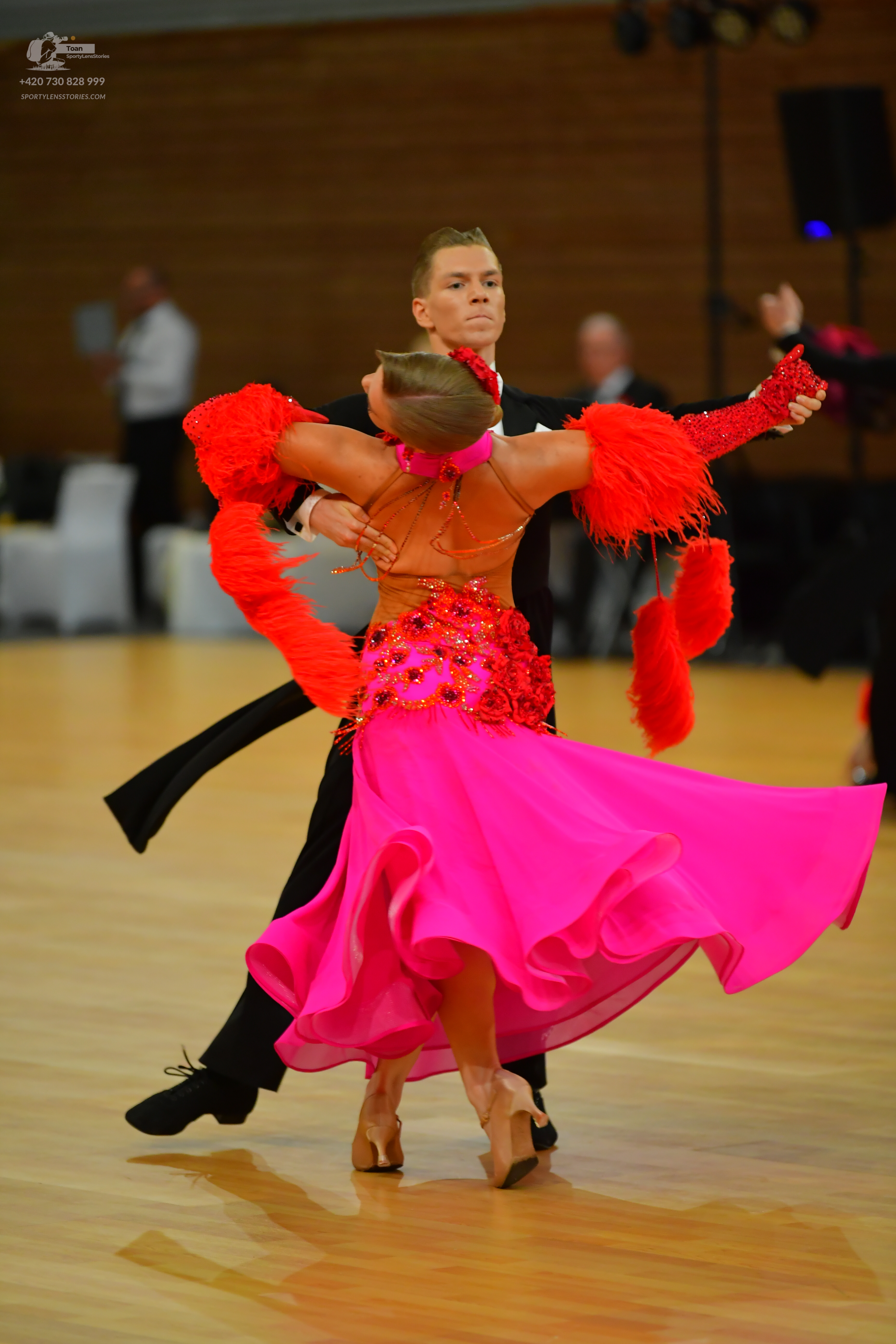 Dancesport competitor: Male dancer: black tailcoat suit with a white shirt