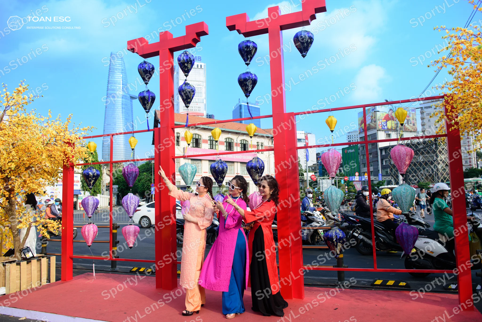 Dancesport competitor: First dancer (left): peach-colored long-sleeved top and matching long pants in a