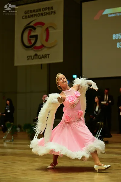 Dancesport competitor #805, #8