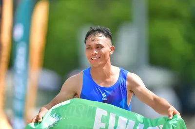 Marathon runner: Runner 1: blue tank top