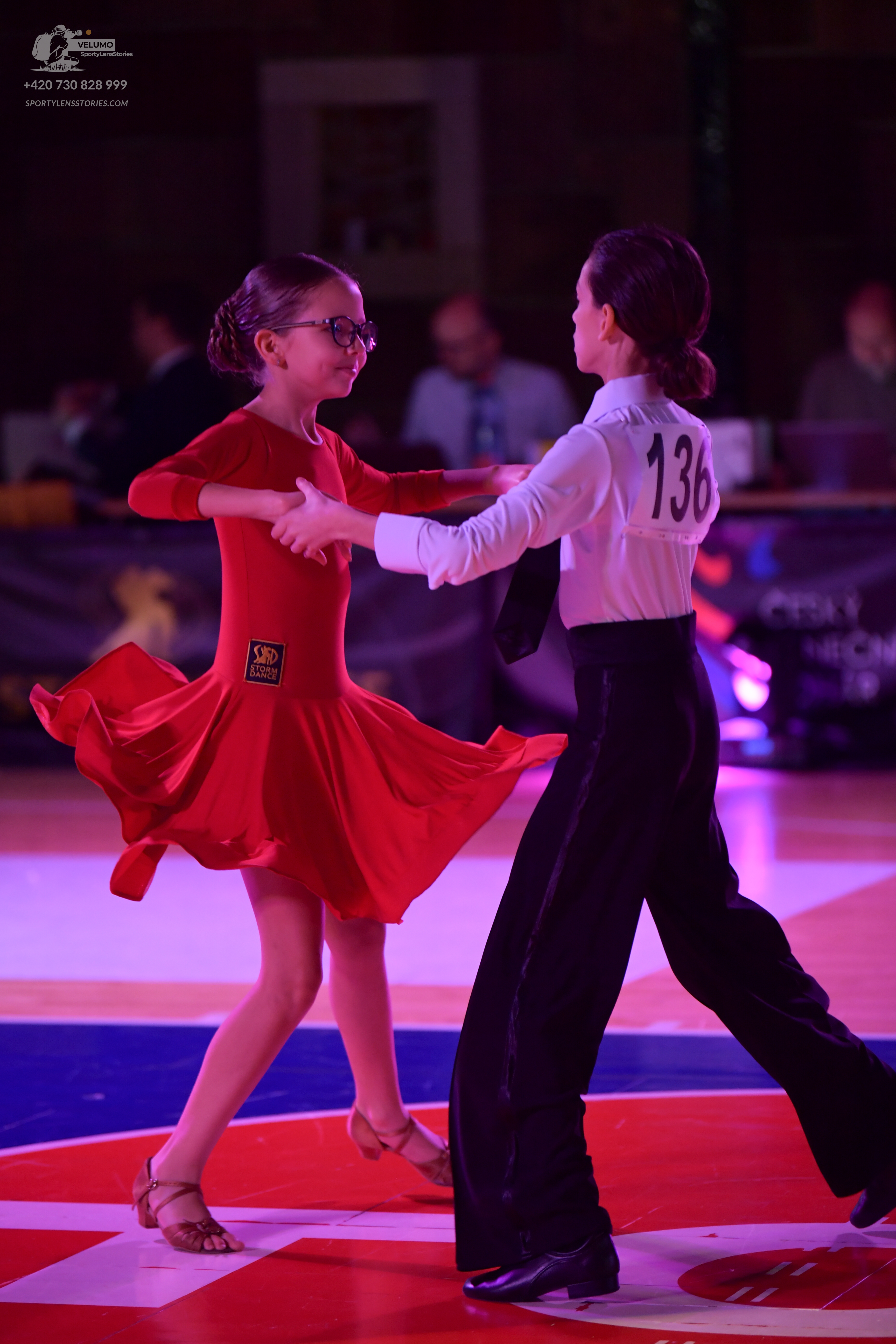 Dancesport competitor #136: Female dancer: red latin dress