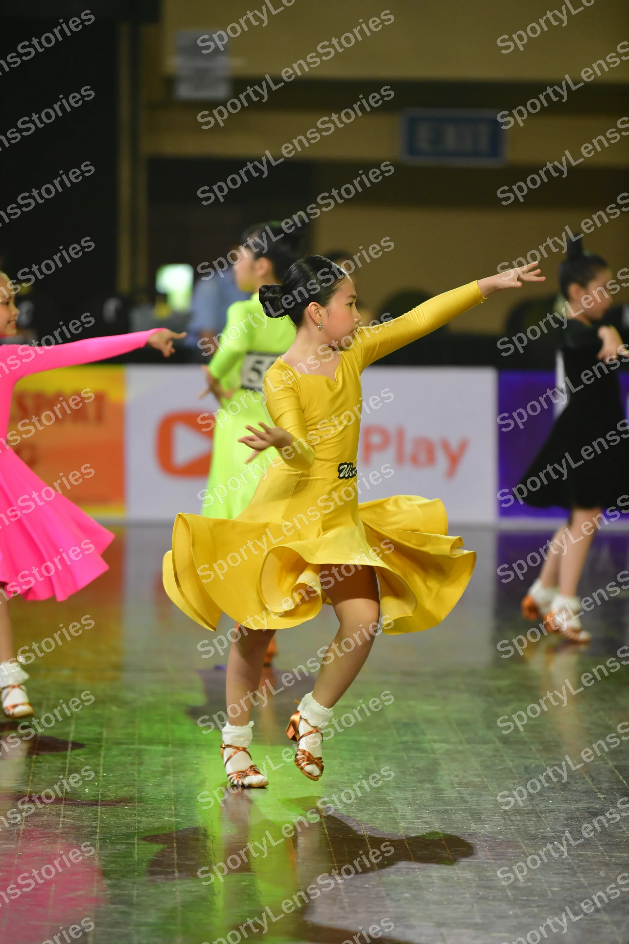 Dancesport competitor #78: Female dancer: bright pink latin dress
