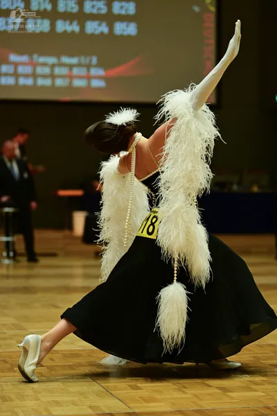 Dancesport competitor #18